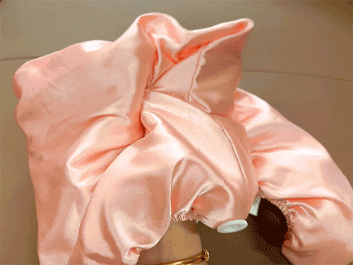 好？10分钟轻松养成女明星「绸缎发」澳门新葡京入口洗完头自然风干还是吹干(图1)